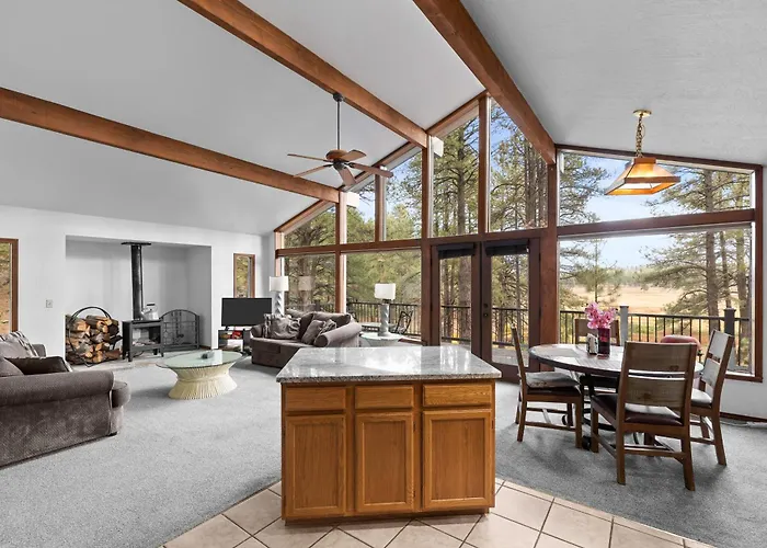 Villa Forest Retreat Overlooking A Meadow Pond *