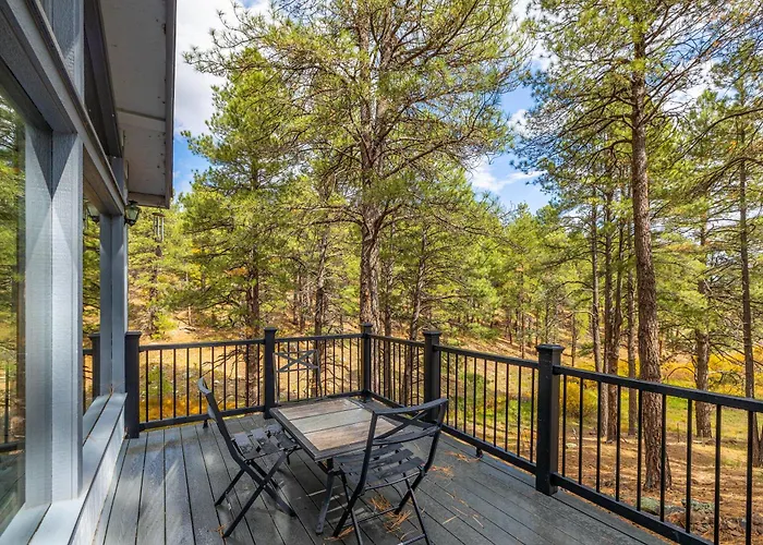 Forest Retreat Overlooking A Meadow Pond Villa *